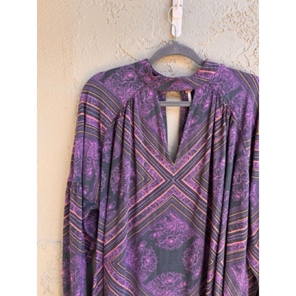 Free People Purple Medallion Walking on a dream Keyhole Blouse Tunic LARGE Boho - Picture 12 of 12